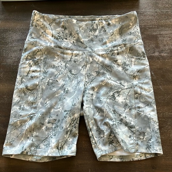 2 Balance Collection Gray and Green Bike Shorts - Picture 2 of 8